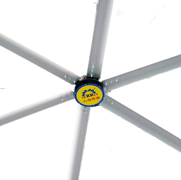 첨단 브러쉬리스 EC 모터와 인상적인 7300mm 지름의 강력한 산업 천장 팬